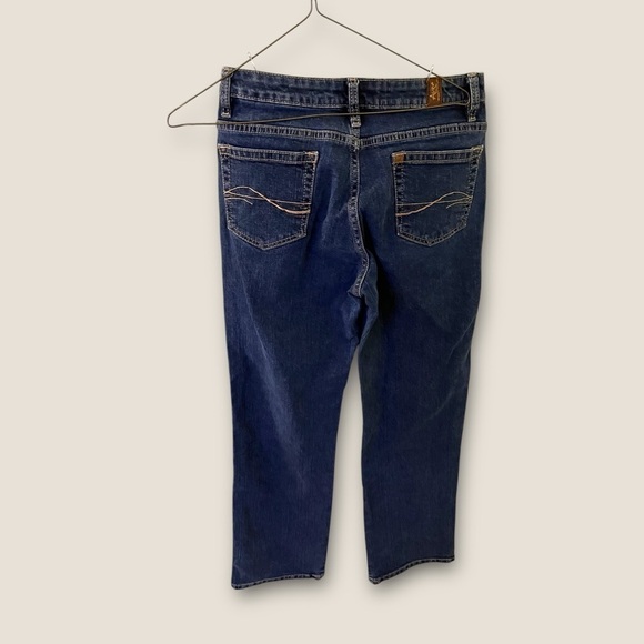 Wrangler Aura Straight Leg Denim Jeans Dark Wash Indigo 4 Short - Picture 2 of 5